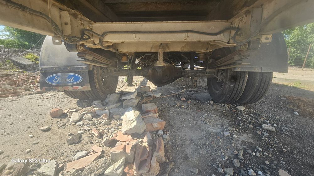 Ford transit 2.4 pentru dezmembrati. Fara acte!