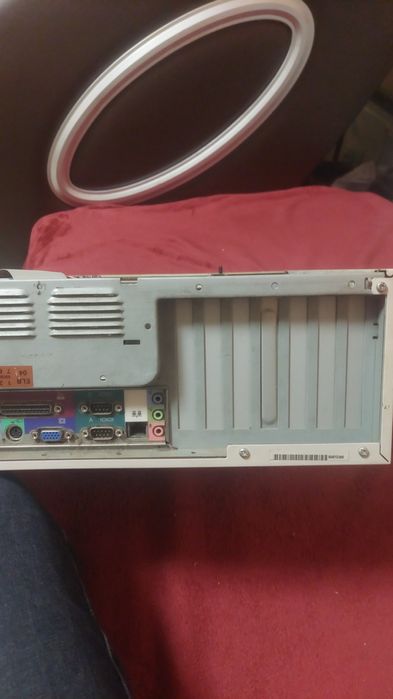 Vând 10 calculatoare Compaq vechi, Pentium II.