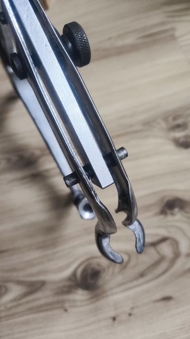 Скоба Facom U13 L за демонтаж и монтаж на клапани