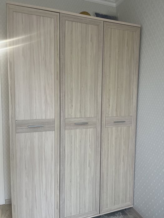 Шкаф с комодом в хороший состояние