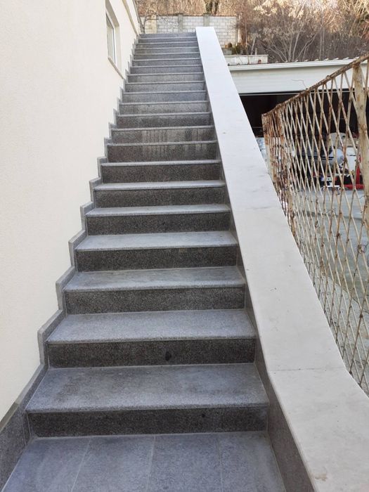 Подпрозоречни первази и шапки от врачански  варовик , облицовка камини