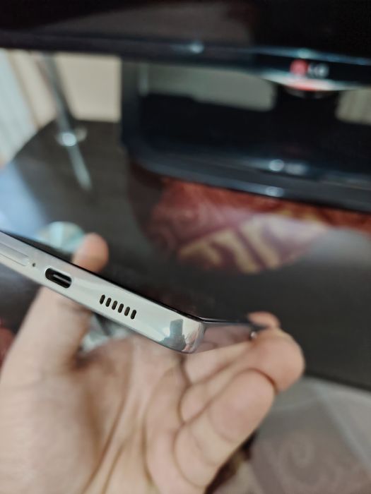 Samsung A53.  128GB xotiraga ega.