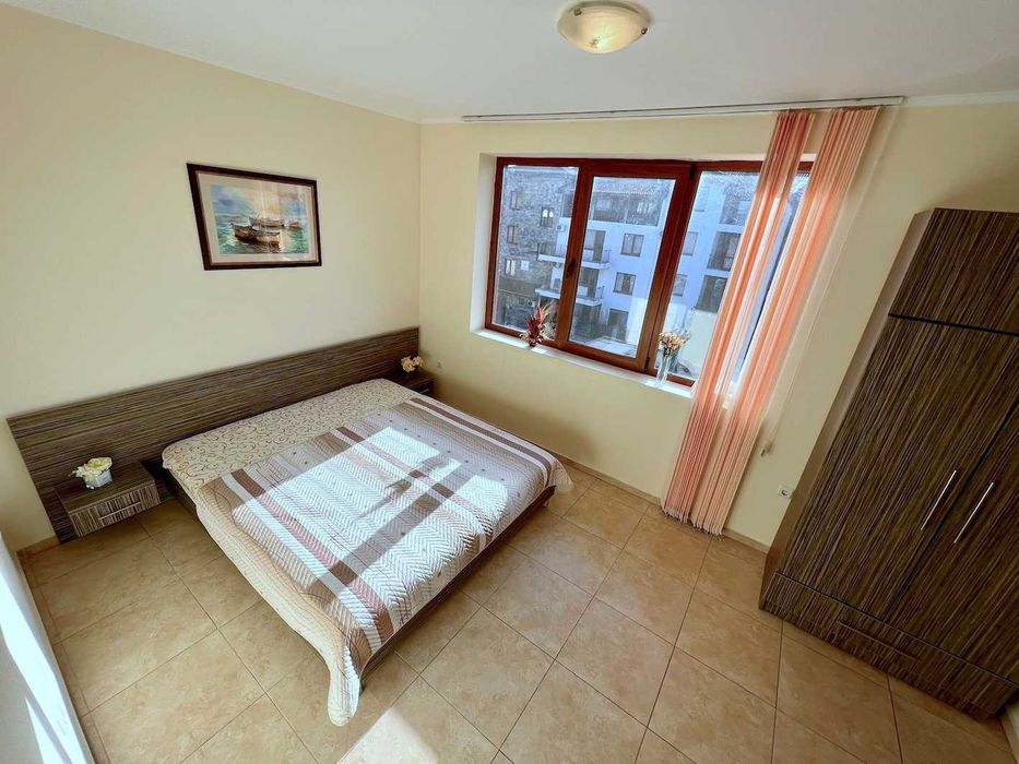 Дава се под наем Двустаен апартамент в Несебър - 70 кв.м за 500 € - Снимка #2