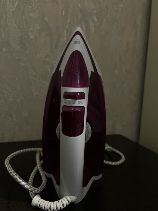 Продается утюг фирмы Скарлет