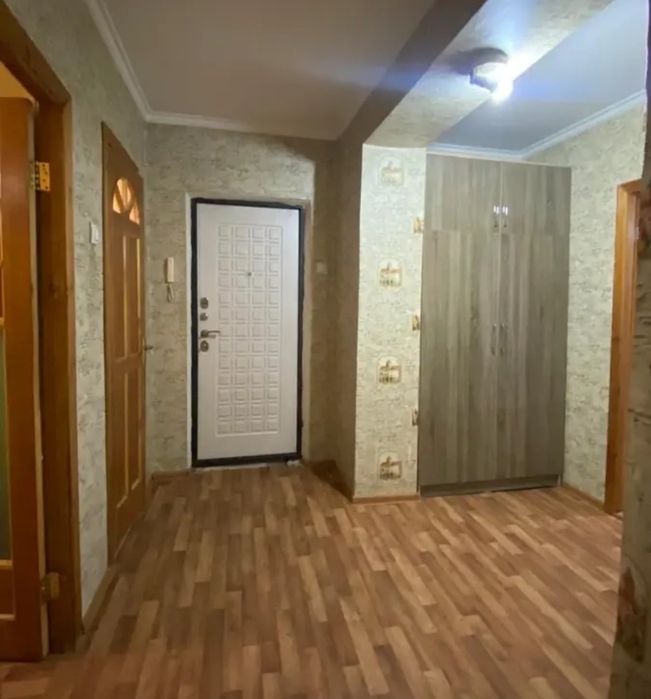 продам 3-х ком. гарышкер 4-этаж