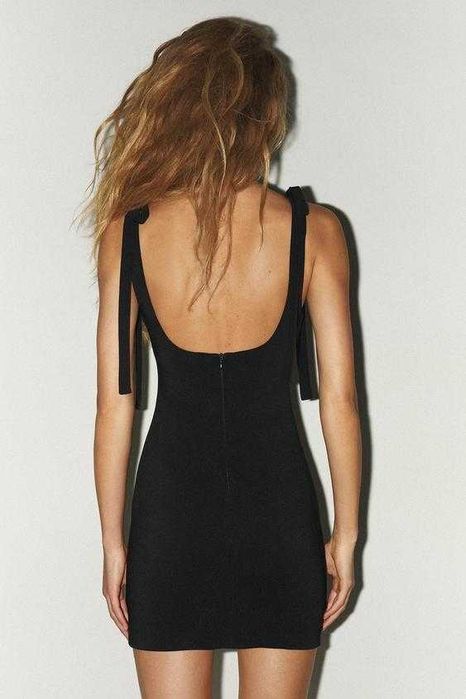 Нова невероятна рокличка ZARA, размер М, цена 44лв