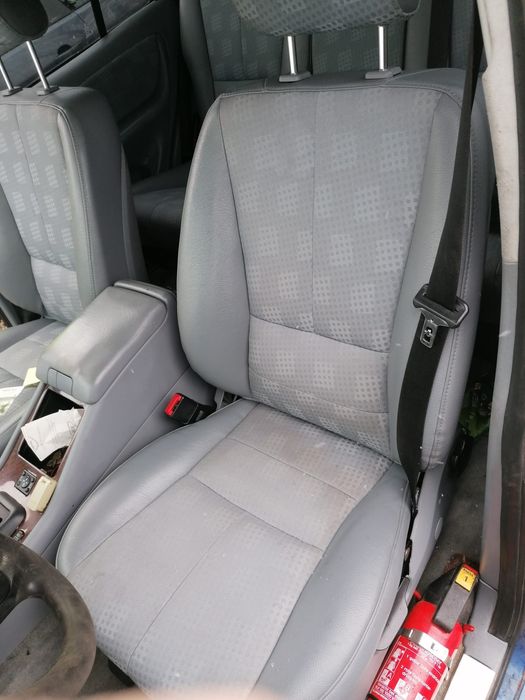 Dezmembrez Mercedes ml270 cdi w163