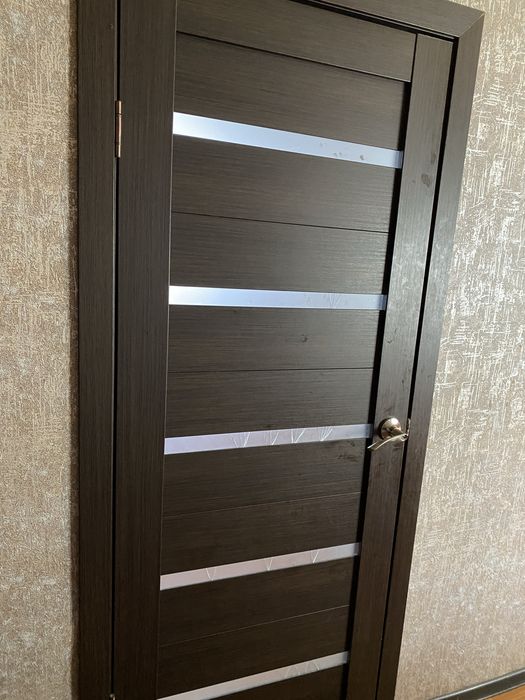 Продаются межкомнатные двери комплектом