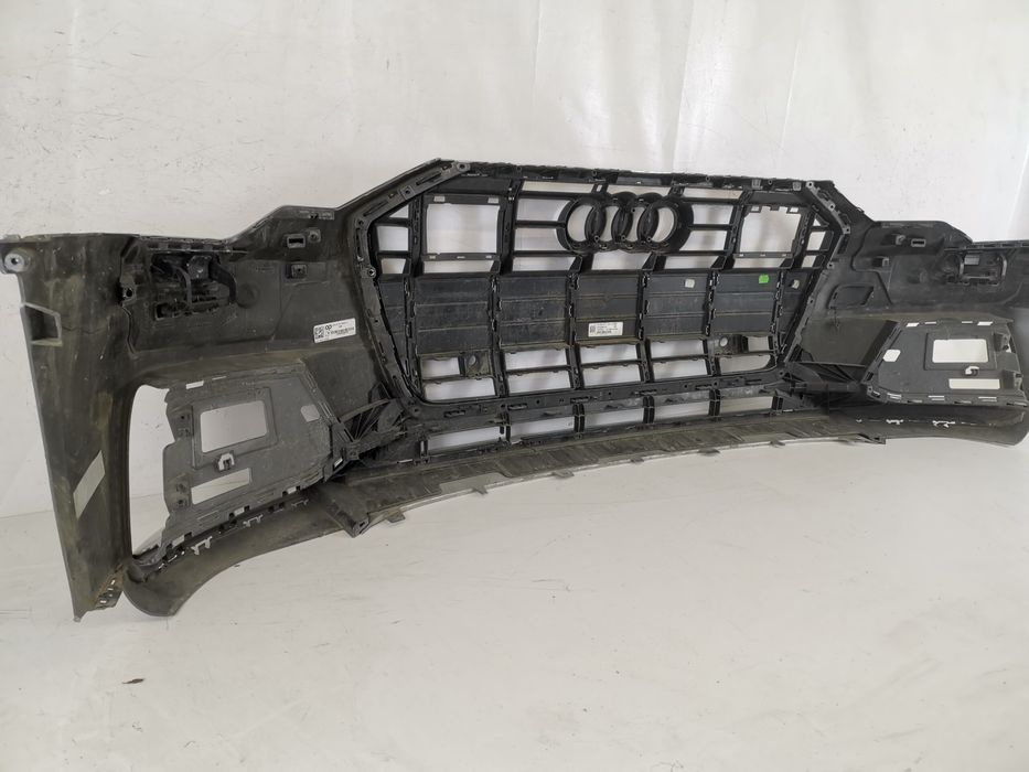 Предна броня с централна решетка Ауди А6 Седан / Audi A6 Sedan [C8 4K]