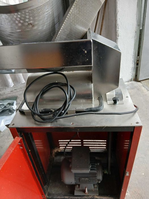 Професионална машина за мелене на домати, грозде и сливи