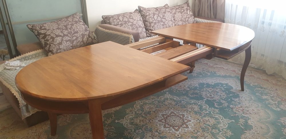 Обеденный стол и 6 стульев