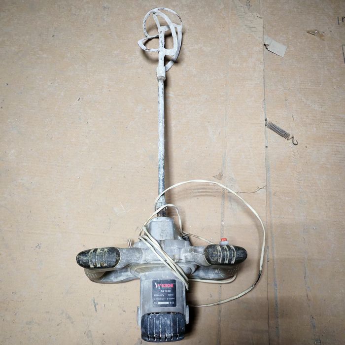 Стройтельный миксер