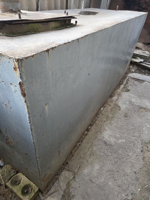 Продам емкость 2,75куба