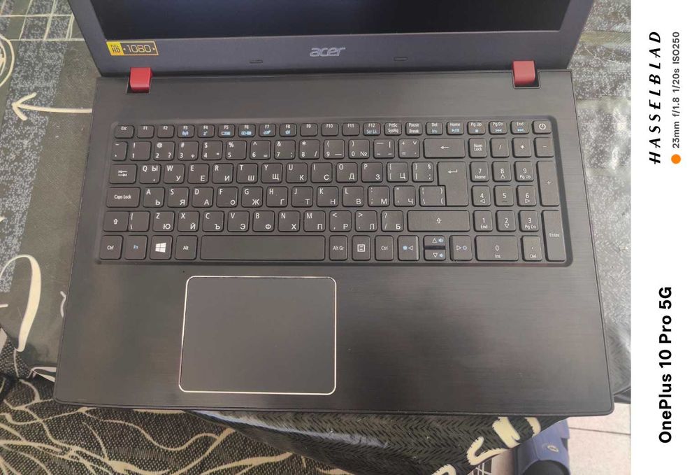 Прдавам перфектен лаптоп Acer Aspire E5-576g