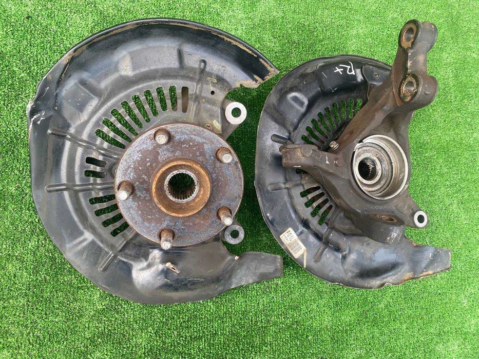 Цапфа передняя на лексус RX350 3 поколения