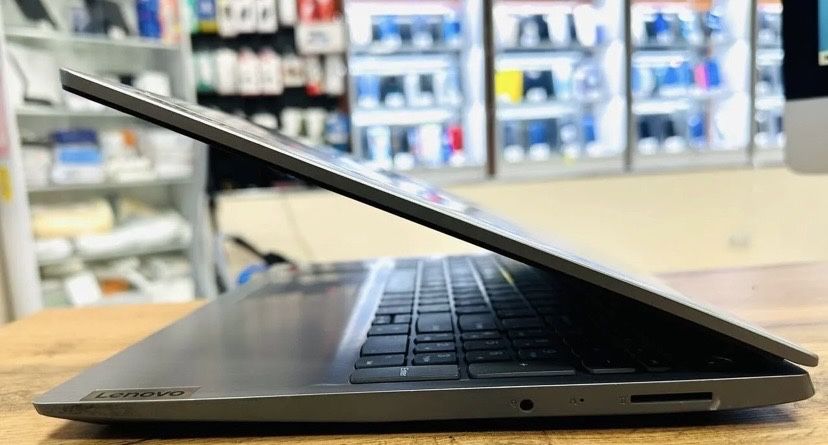 Продам ноутбок lenovo
