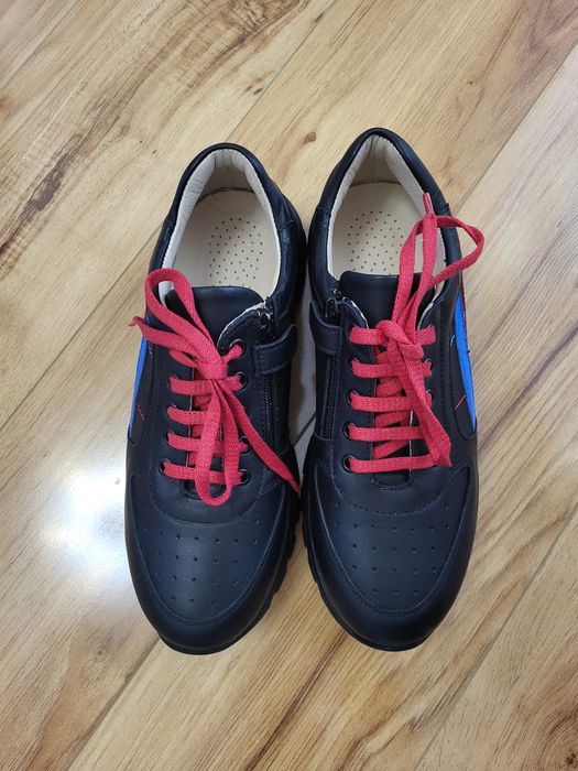 кожаные кроссовки унисекс 37 размер