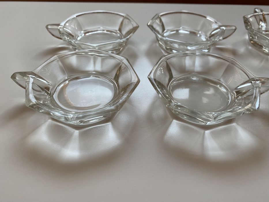 Малки стъклени чинийки