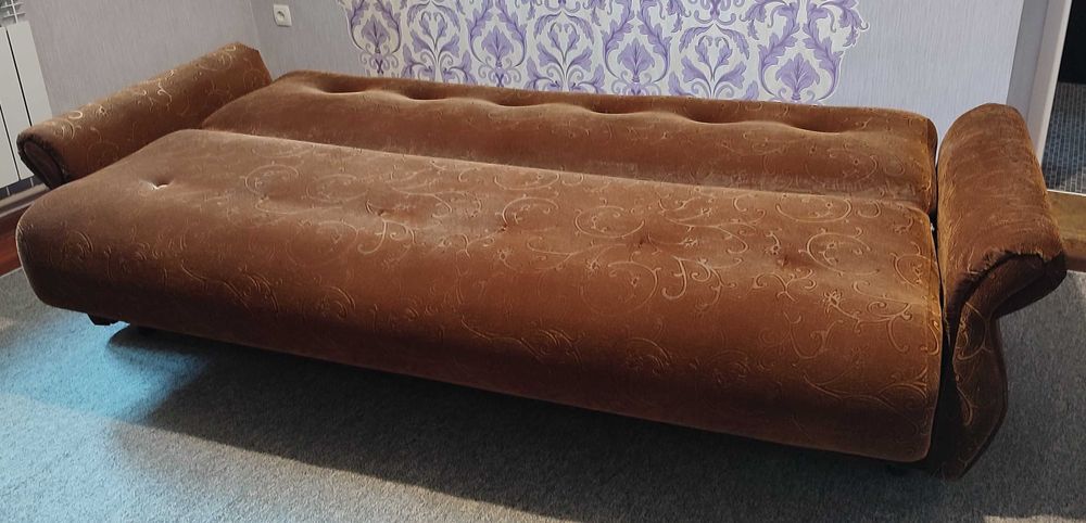 Мягкий диван, раскладной.