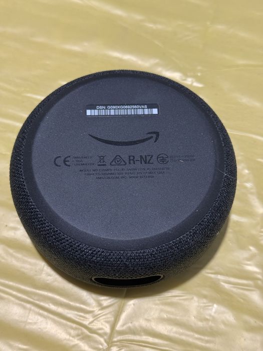 Amazon Echo Dot 3rd Gen Alexa - смарт колонка със зарядно