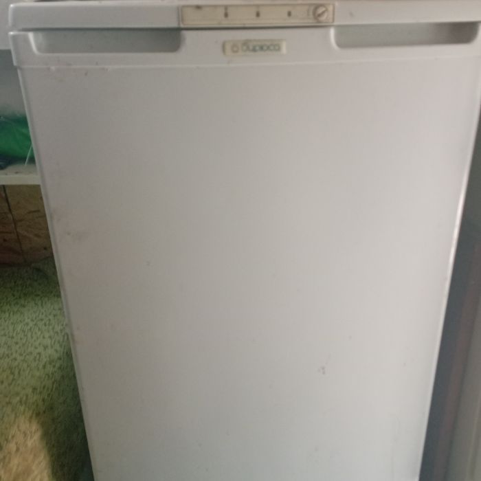 морозильник вертикальный Бирюса