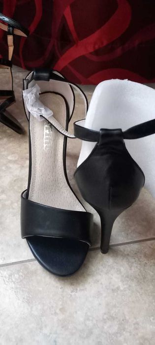 Sandale 36 ,diferite modele ,noi