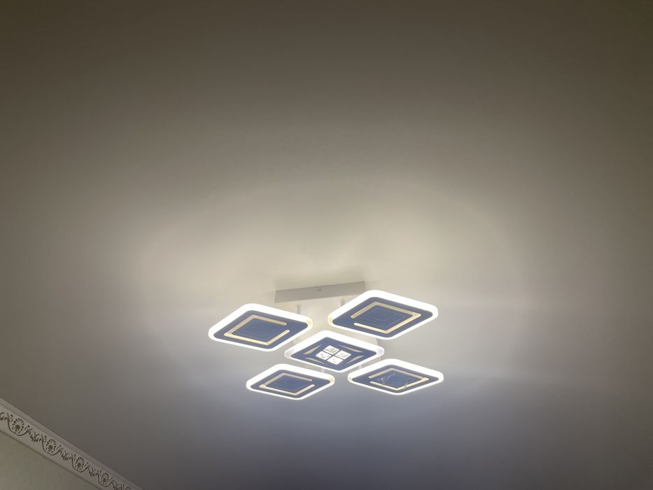 Продам диодувую люстру