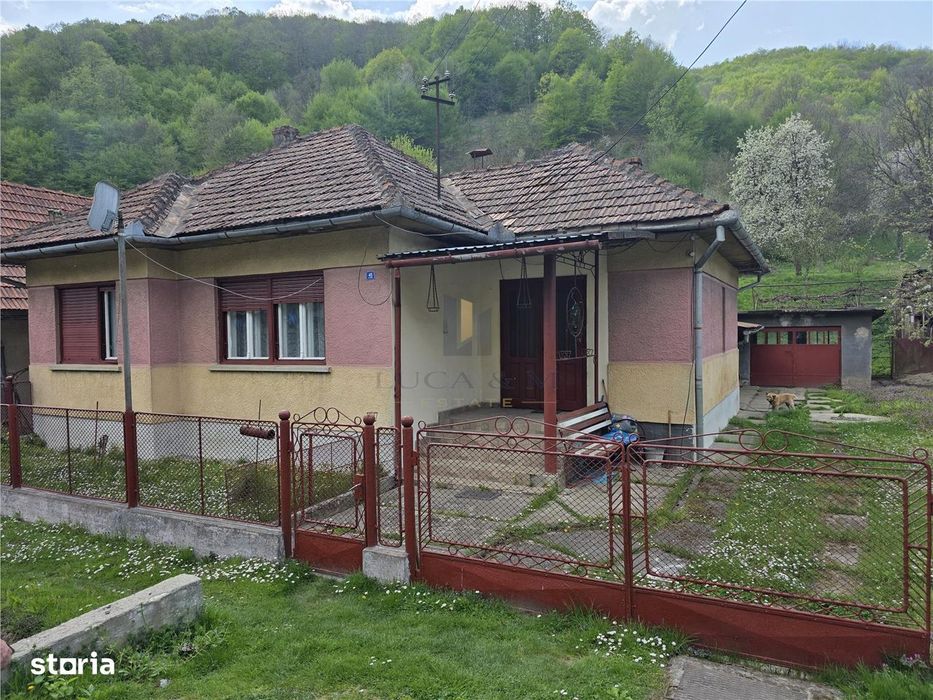 Casa cu teren generos in zona turistica Nadrag Timis