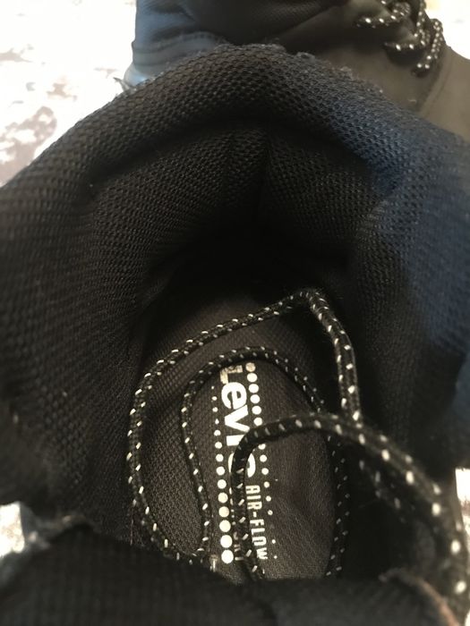 Обувь мужская levi”s черного цвета