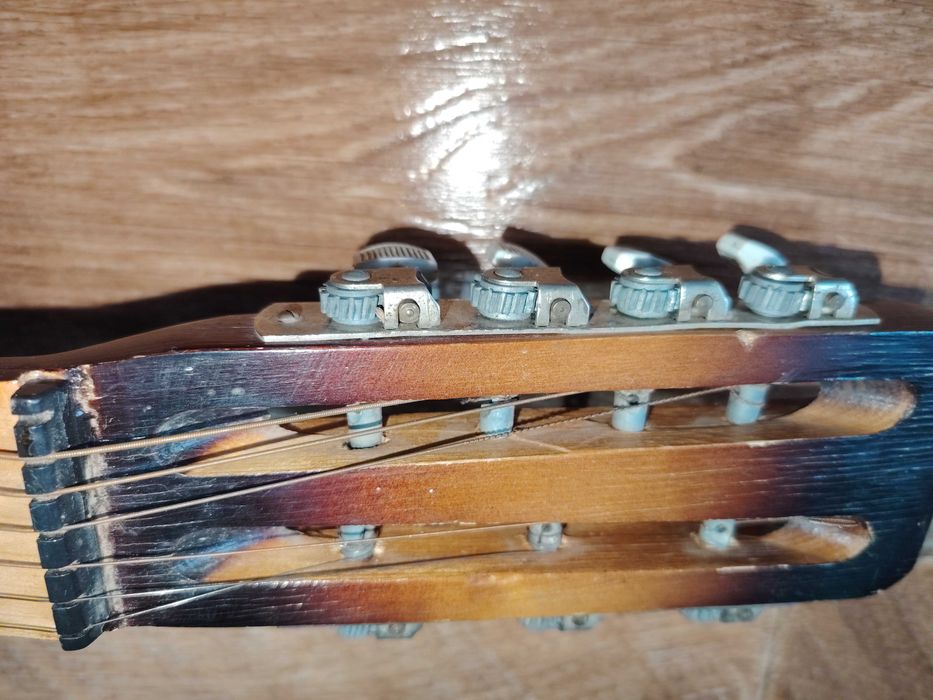 Гитара б/у цена 8 000 тг