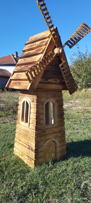 Вятърна мелница - градинска декорация