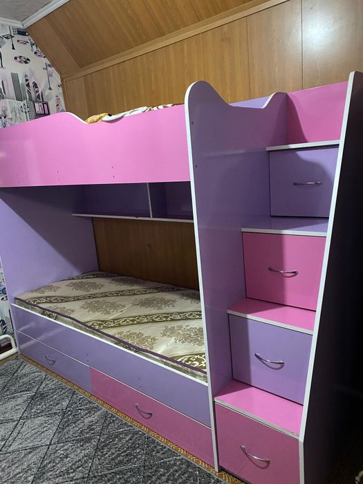 Двухъярусная кровать