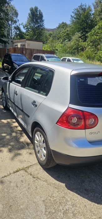 VAND GOLF 5 in perfecta stare de funcționare!
