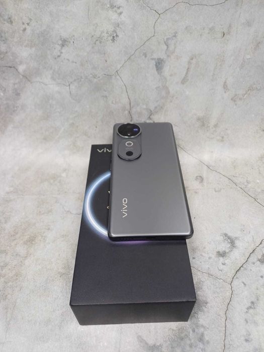 Смартфон Vivo V40 (г. Астана Биржан сал 2 ) Лот 900689