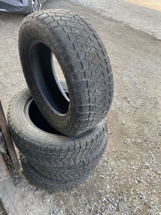 Зимние шины 215/60/16r