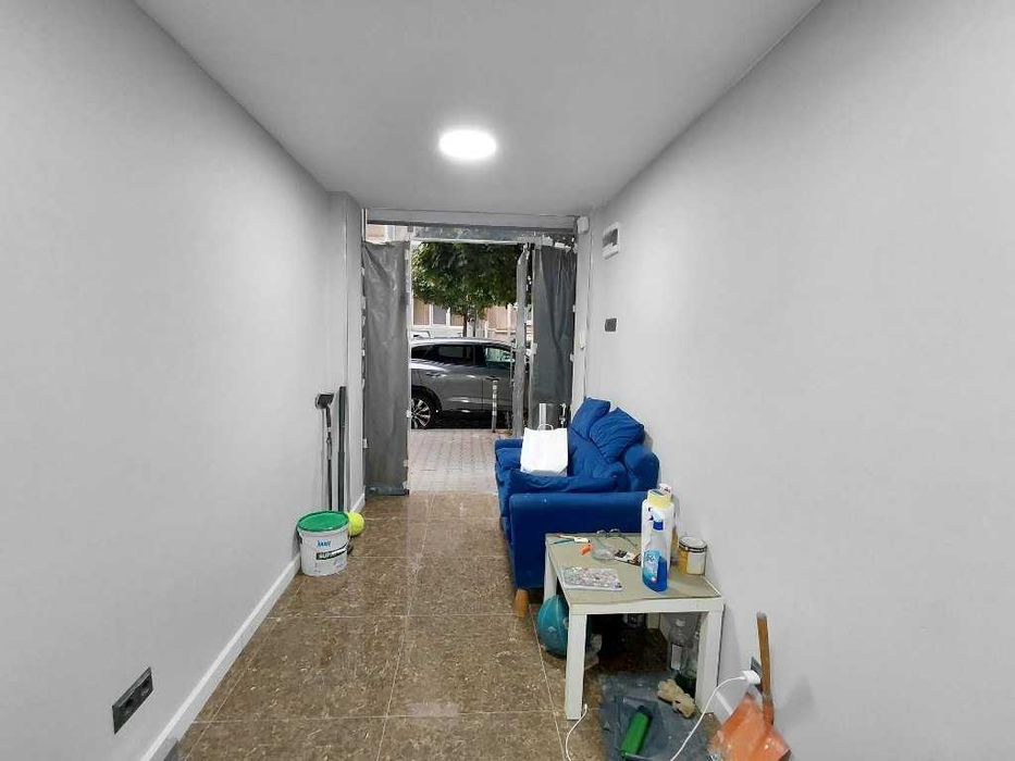 Дава се под наем Магазин в София, Център - 18 кв.м за 350 € - Снимка #3