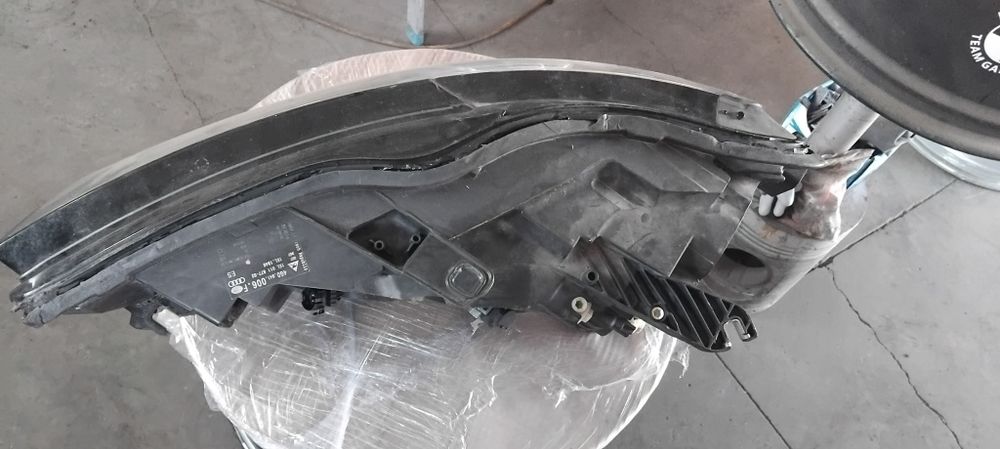 Продава се десен фар за Audi A6 C7 Facelift модел от 2014 до 2018 г.