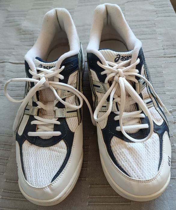 Asics маратонки номер 45,5