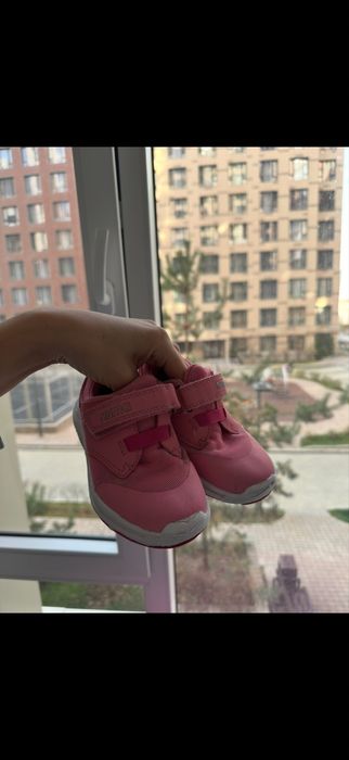 Детские кроссовки