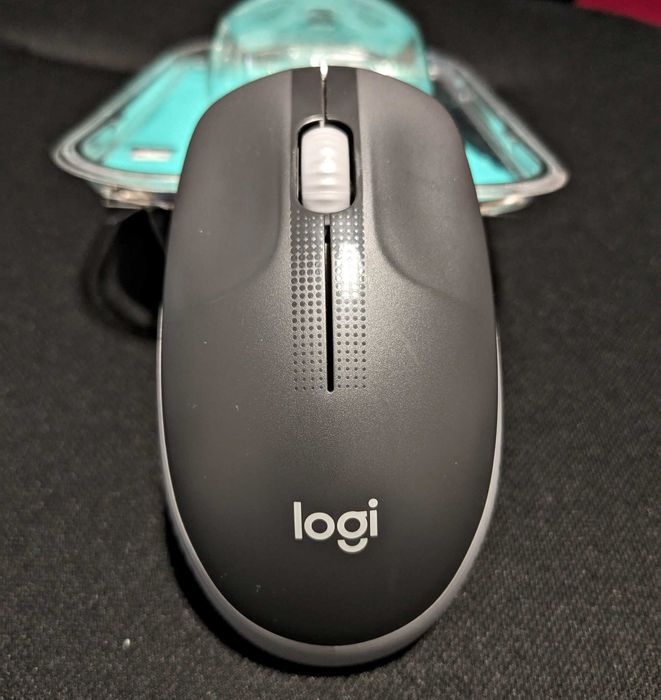 Безжична мишка Logitech M190