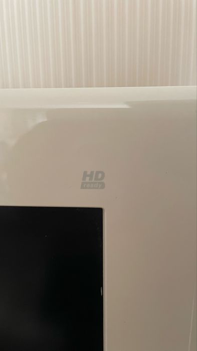Продавам телевизор samsung 32 инча (стар)работещ перфектно. Цена:80€ GSM:0897769819 .