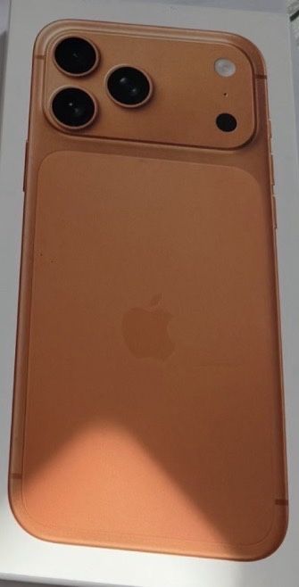 Продается Iphone 17 Pro Max, Cosmic Orange 256 GB