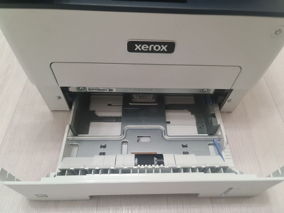 Принтер Xerox b225, на гарантии