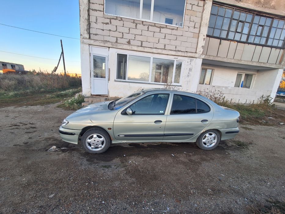 Автомобиль ренаульт меган