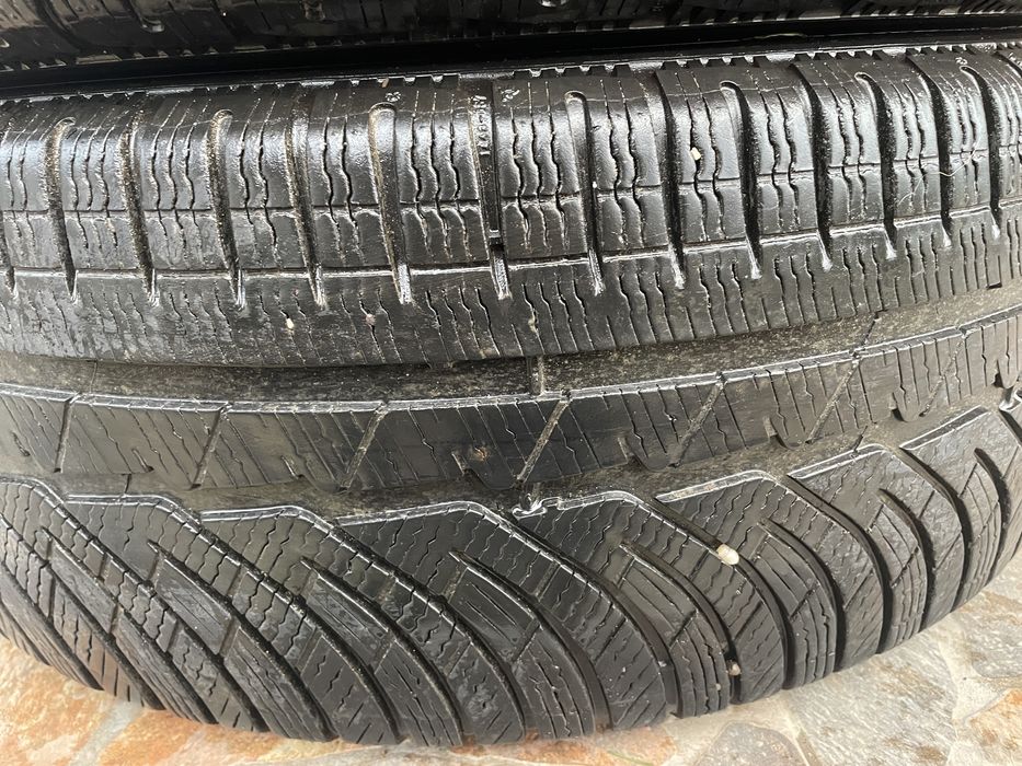 2 Cauciucuri Iarna Michelin 235/ 55 R18