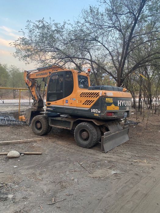 Экскаватор кубовик Hyundai robex 140w