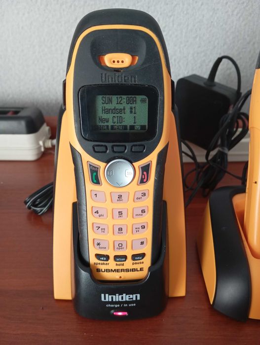 2в1.Продам радиотелефон две трубки на один телефонный номер.