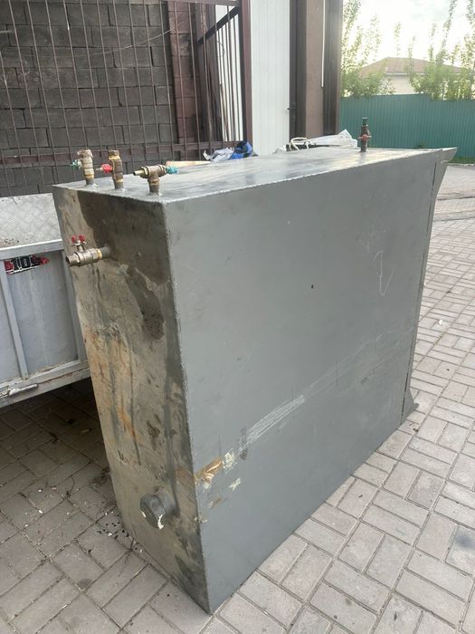 Продам бак металлический под дизель,