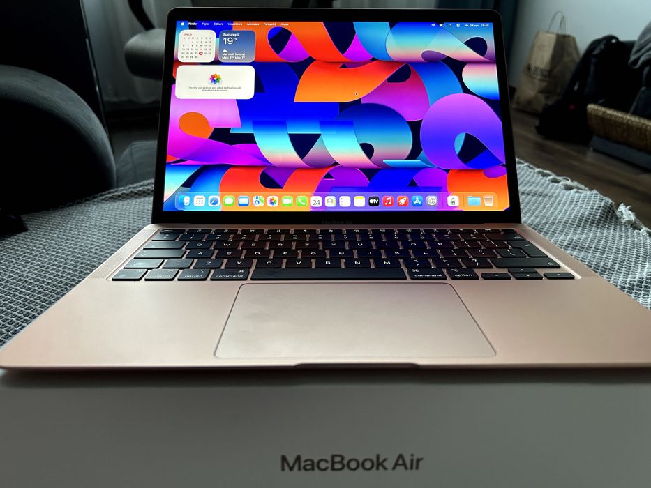 MacBook Air 13 M1 Rose Gold CA NOU – 2 cicluri, Full Box, 8GB