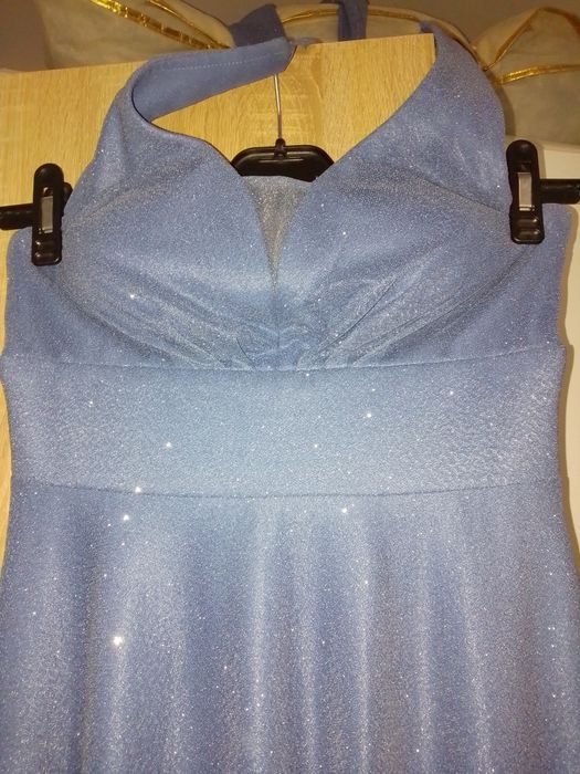 Рокля за официален повод нежност